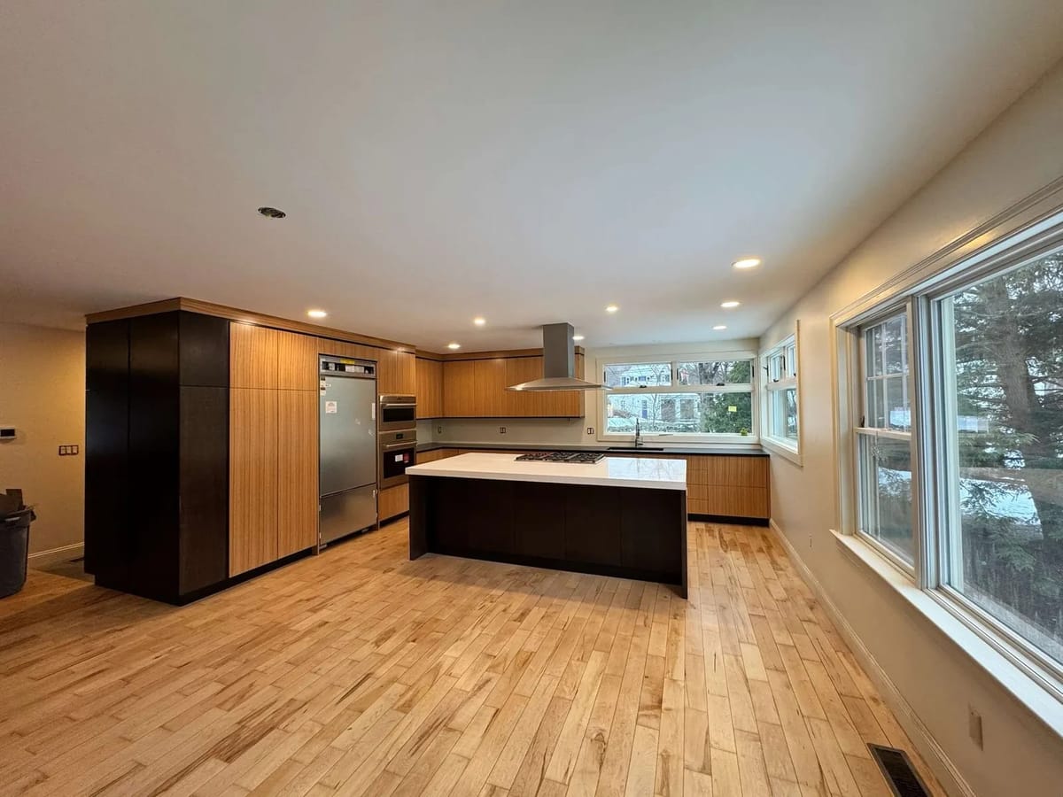 Kitchen remodel: modern wood-grain kitchen